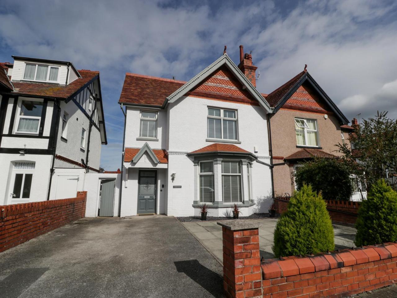 Westpoint Villa Llandudno Exterior photo